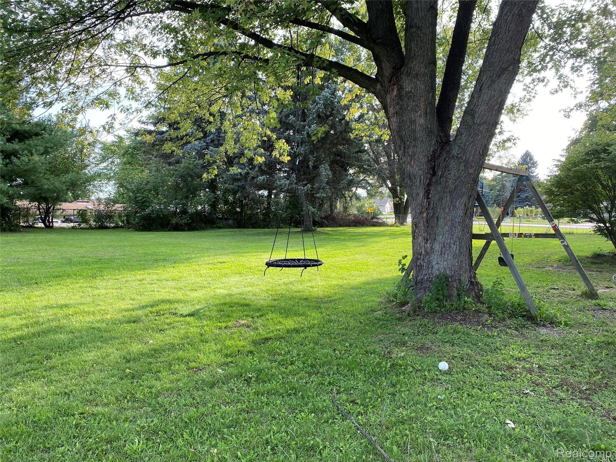 13343 Jennings Road Linden, MI 48451 - Photo 26 of 31 Children & Pets Will Love This Big Backyard!