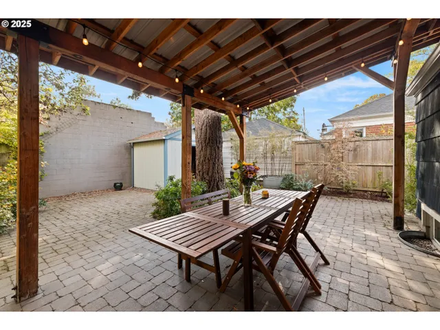 a view of outdoor space yard and patio