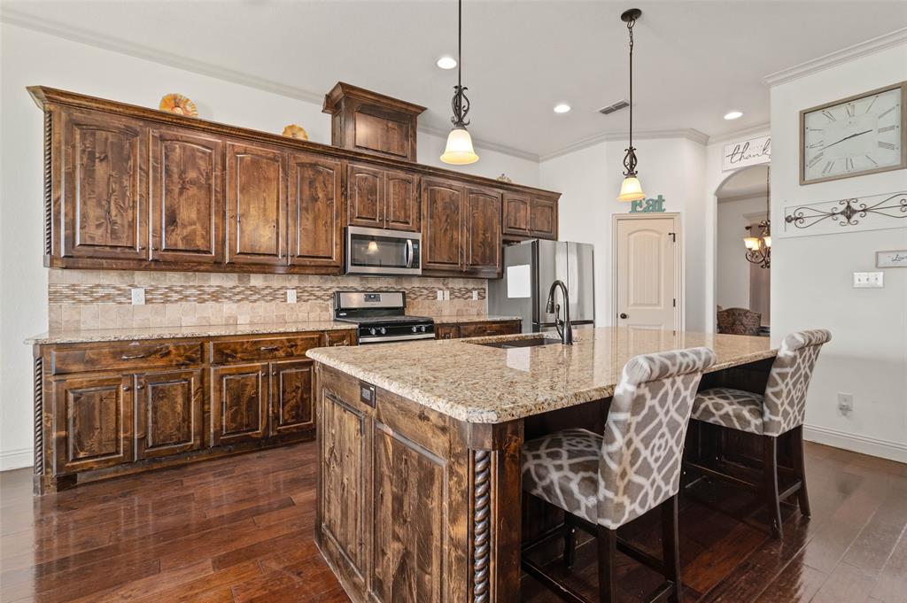 705 La Paloma Road Sanger, TX 76266 - Photo 7 of 29