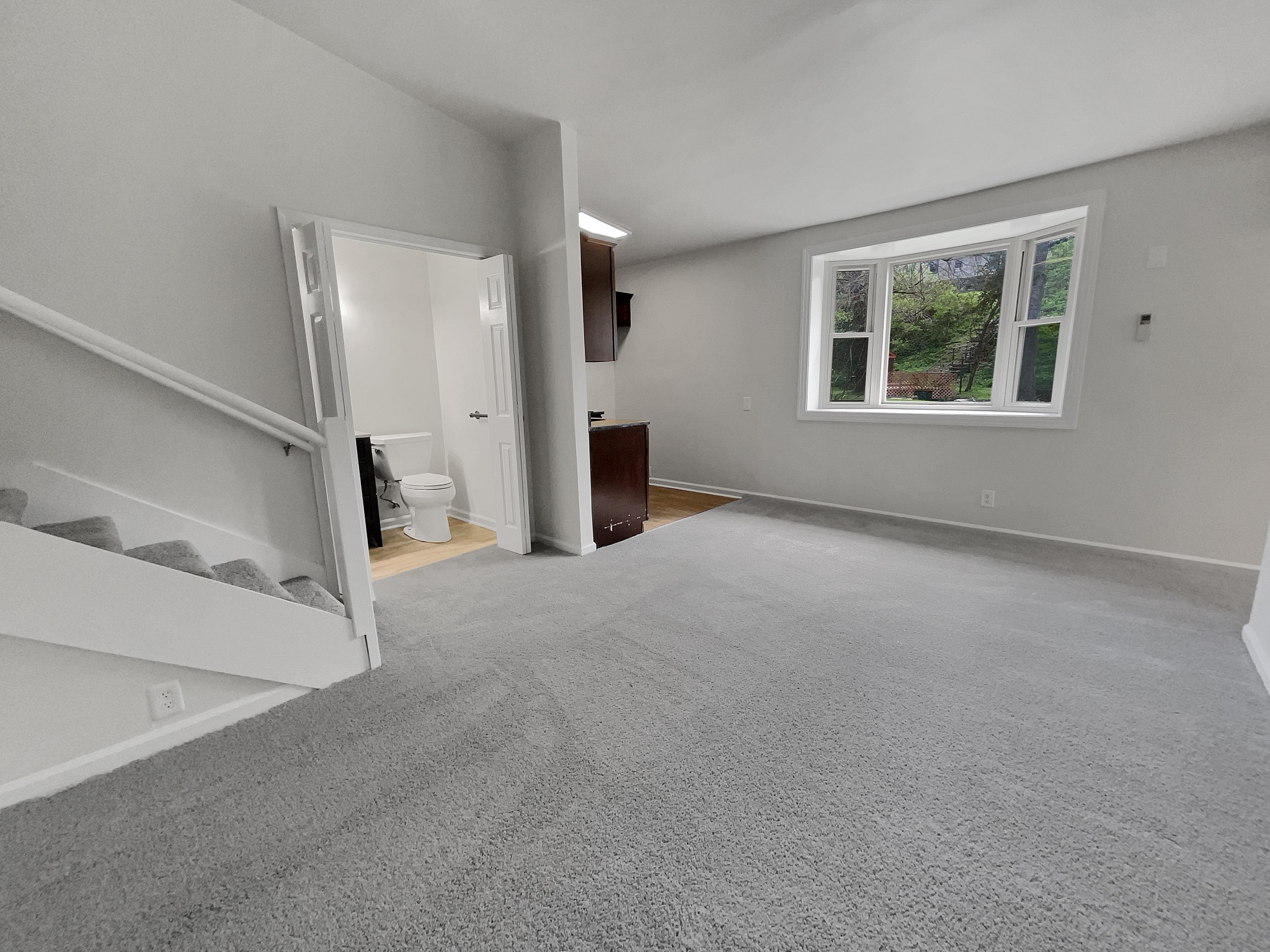 158 Spring Valley Road Nashville, TN 37214 - Photo 18 of 29 an empty room with windows and closet