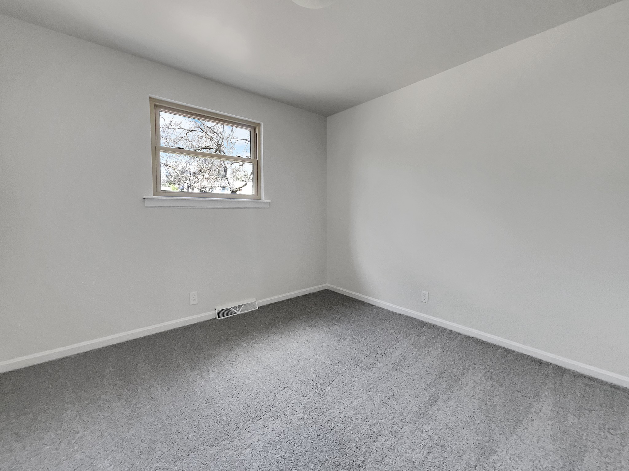 158 Spring Valley Road Nashville, TN 37214 - Photo 28 of 29 an empty room with a window