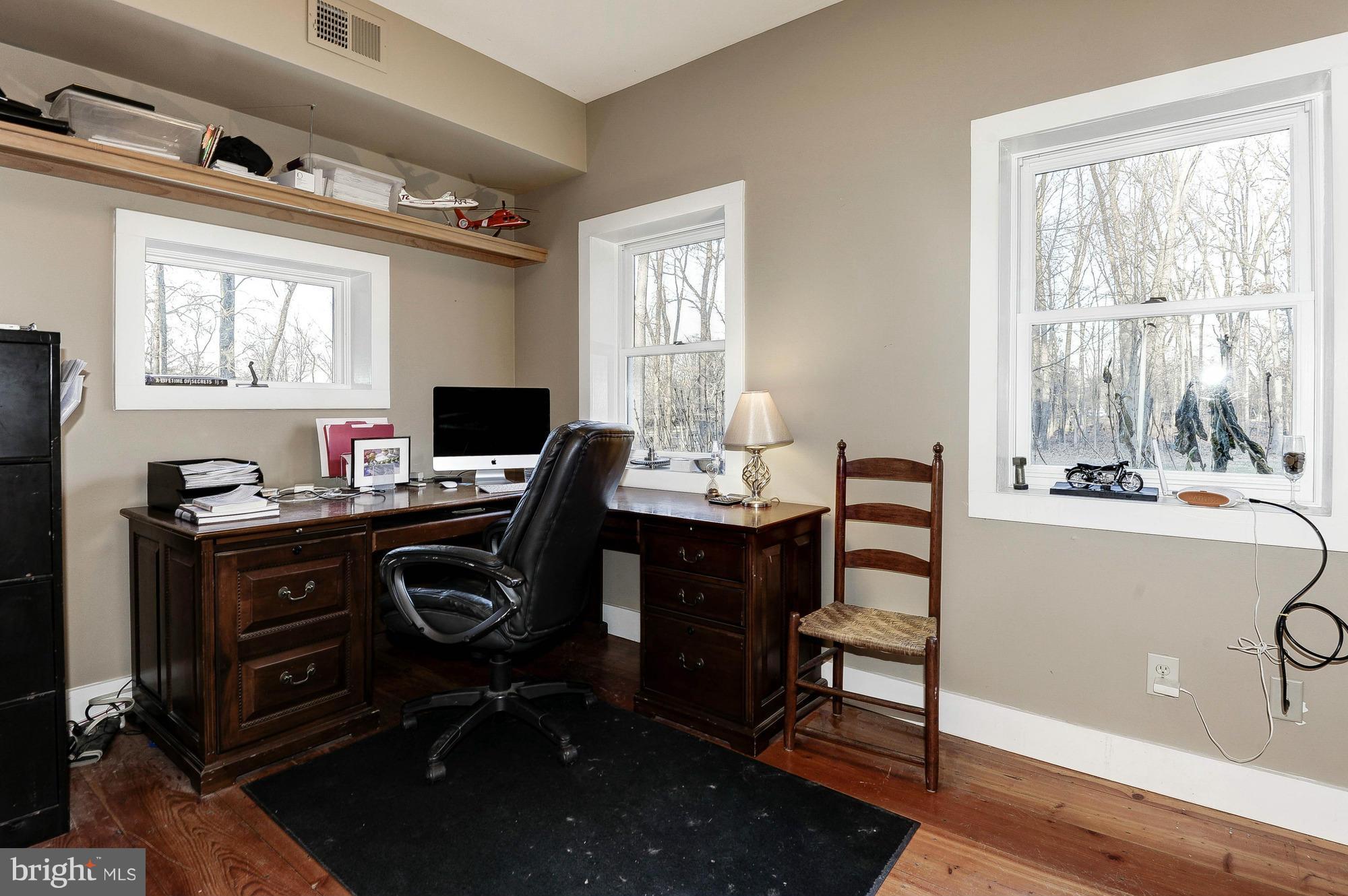 19820 Telegraph Springs Road Purcellville, VA 20132 - Photo 12 of 30 Main level office/den