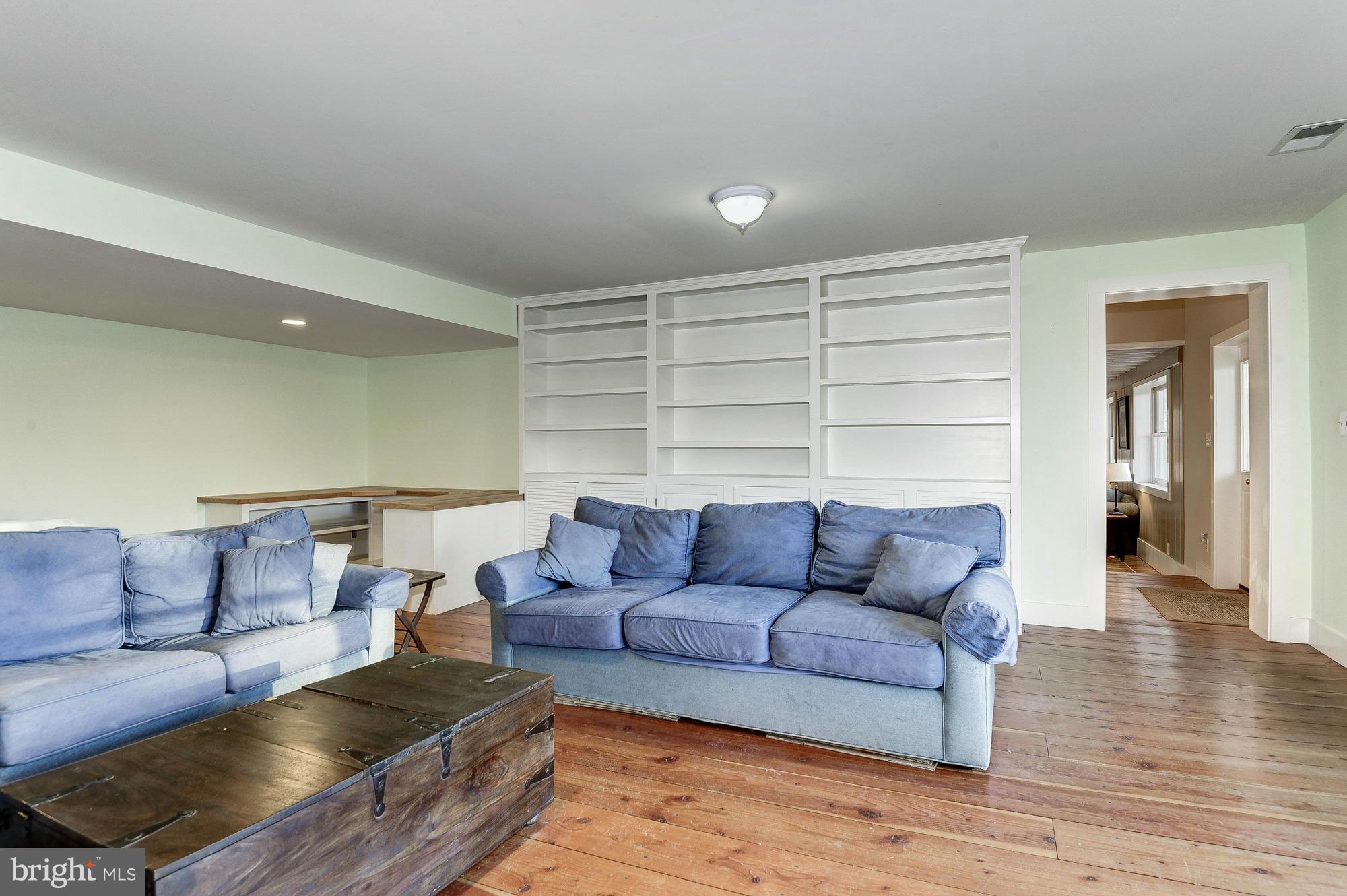 19820 Telegraph Springs Road Purcellville, VA 20132 - Photo 15 of 30 Beautiful hardwood and built ins