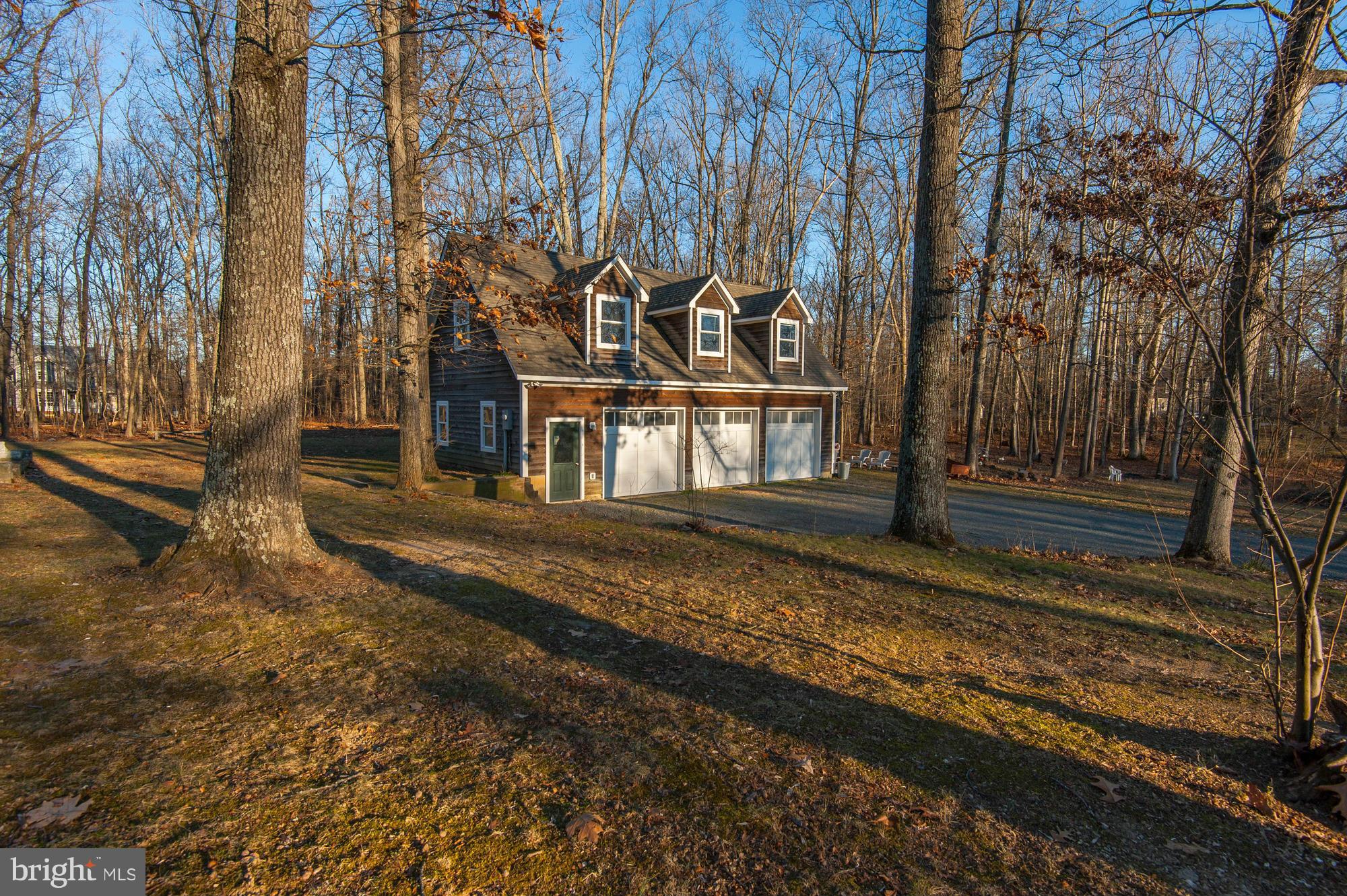 19820 Telegraph Springs Road Purcellville, VA 20132 - Photo 4 of 30 Three car detached garage