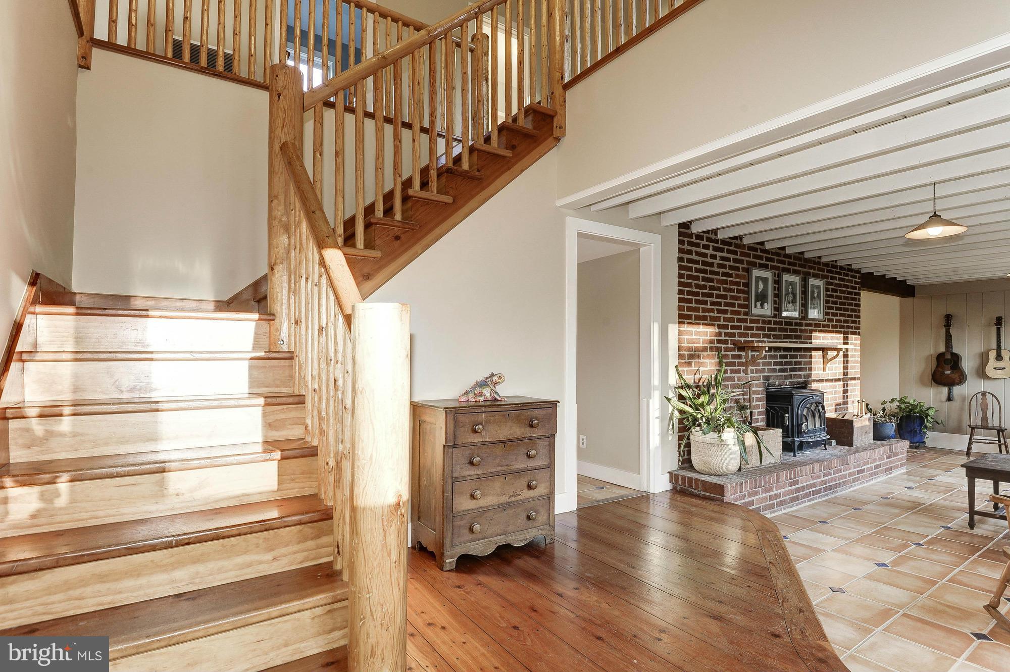 19820 Telegraph Springs Road Purcellville, VA 20132 - Photo 6 of 30 Hardwood staircase