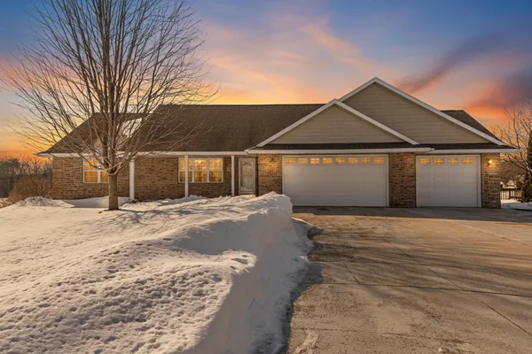 $499,900 | 2937 Firethorn Court, Suamico, WI 54313