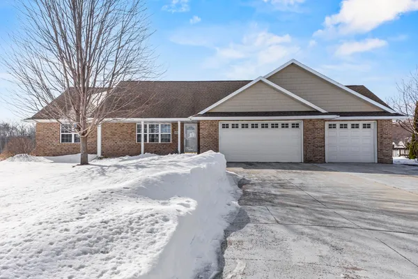 $499,900 | 2937 Firethorn Court, Suamico, WI 54313