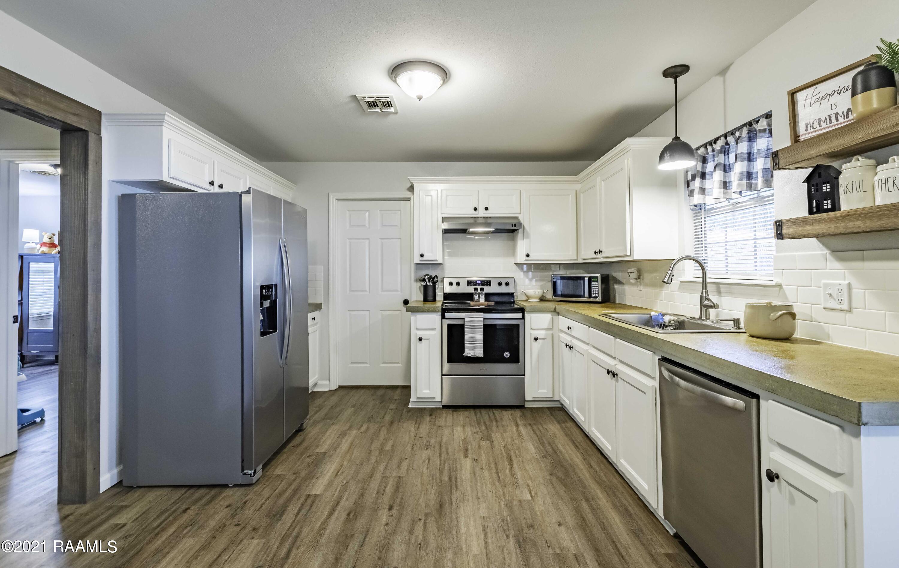 1115 Oleste Tauzin Road Breaux Bridge, LA 70517 - Photo 5 of 38 Gallery Image 5
