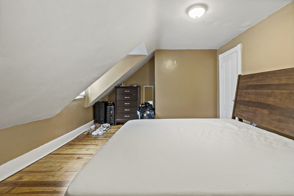 69 Locust Street New Bedford, MA 02740 - Photo 36 of 40 a view of entryway