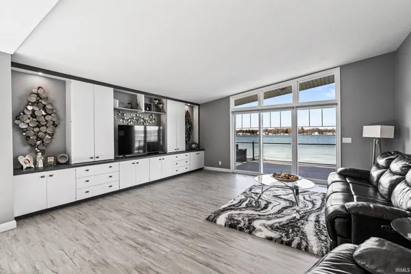 $1,159,000 | 25983 Lake Drive, Elkhart, IN 46514