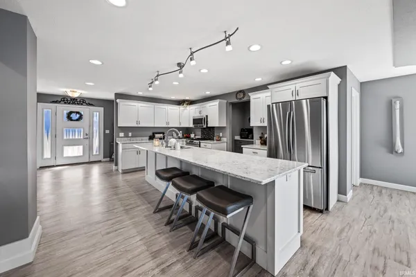 $1,159,000 | 25983 Lake Drive, Elkhart, IN 46514