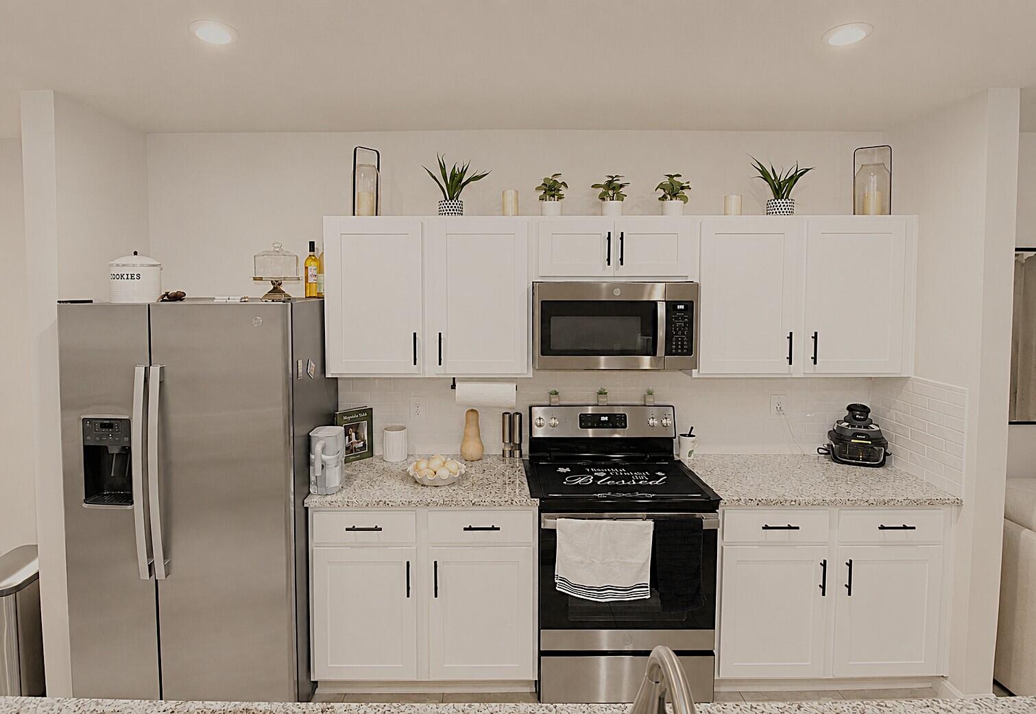 274 Raspberry Road Fort Pierce, FL 34981 - Photo 14 of 33 Kitchen center