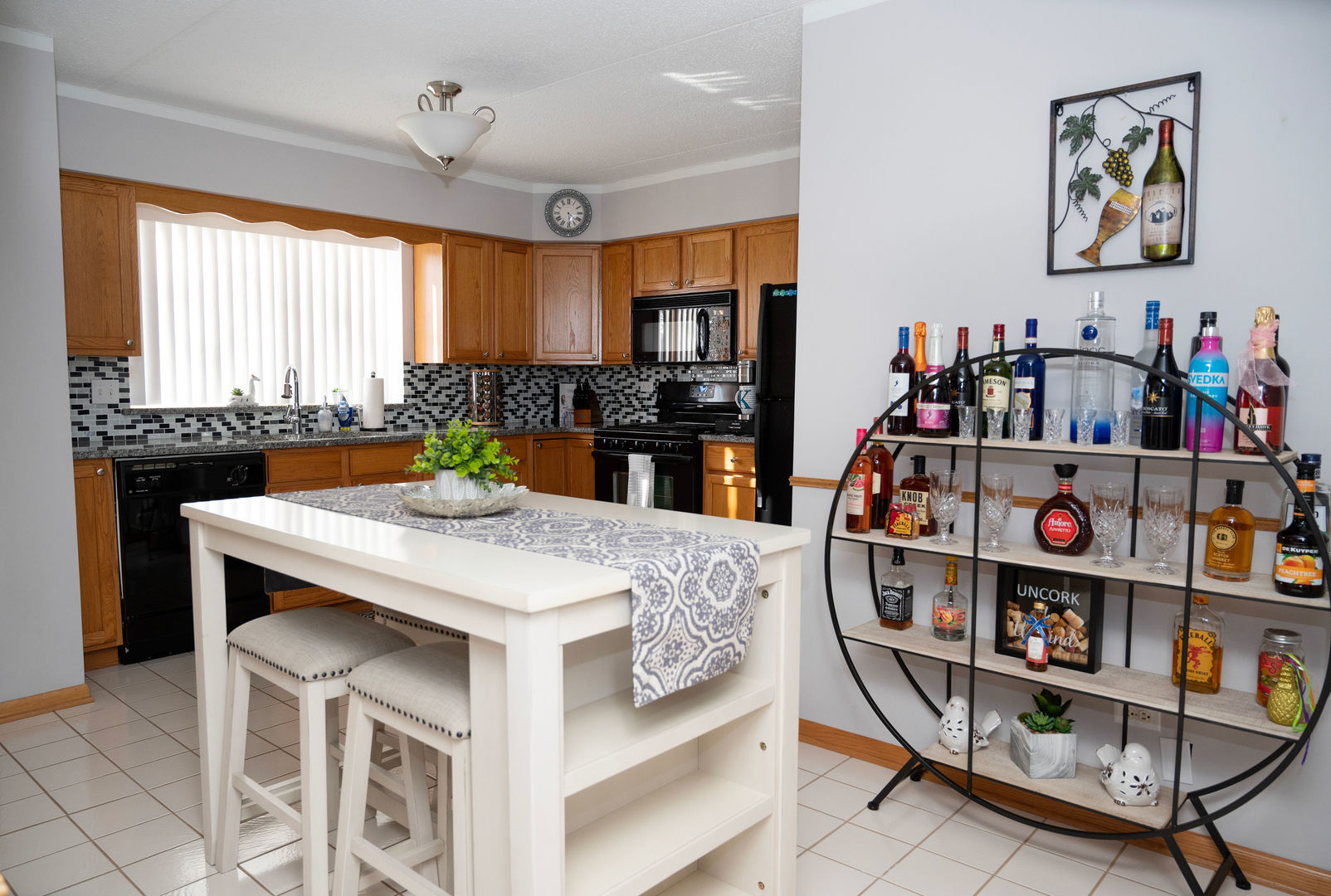 18124 Rita Road, Unit 2C Tinley Park, IL 60477 - Photo 6 of 23 a view of a dining room with furniture