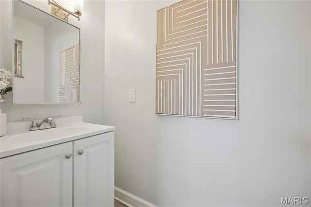 $285,000 | 1540 Park Way Drive, University City, MO 63130