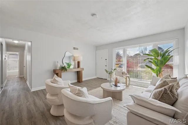 $285,000 | 1540 Park Way Drive, University City, MO 63130