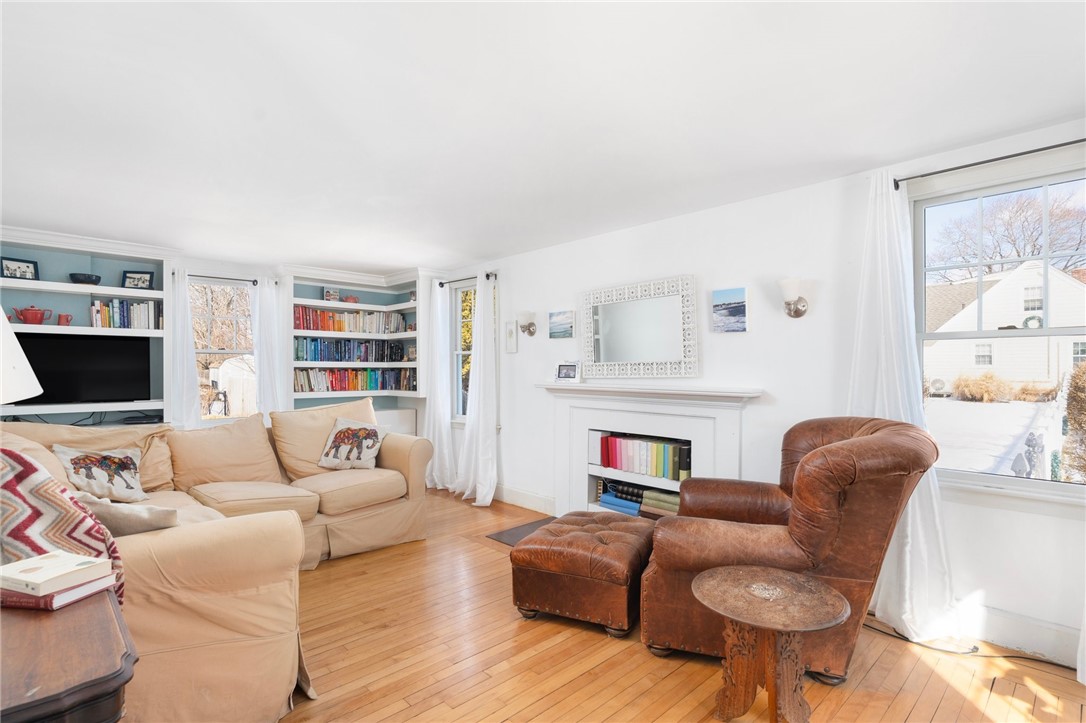 75 Overfield Road East Greenwich, RI 02818 - Photo 13 of 39