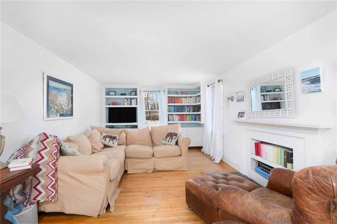 75 Overfield Road East Greenwich, RI 02818 - Photo 14 of 39