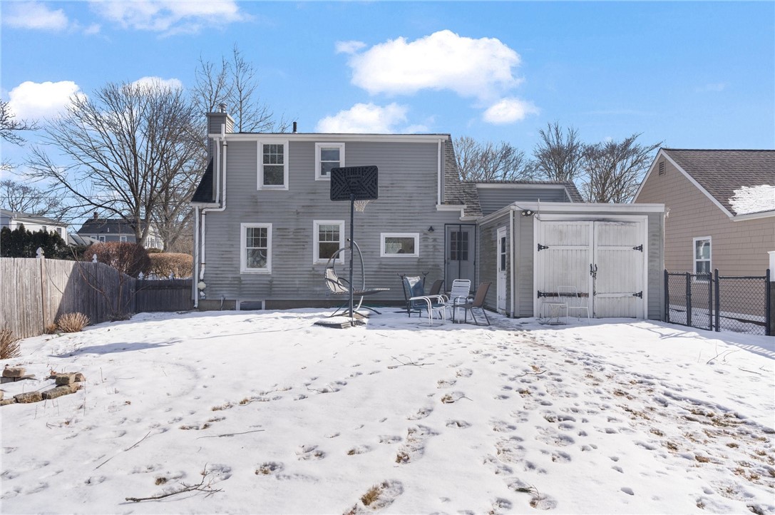 75 Overfield Road East Greenwich, RI 02818 - Photo 3 of 39
