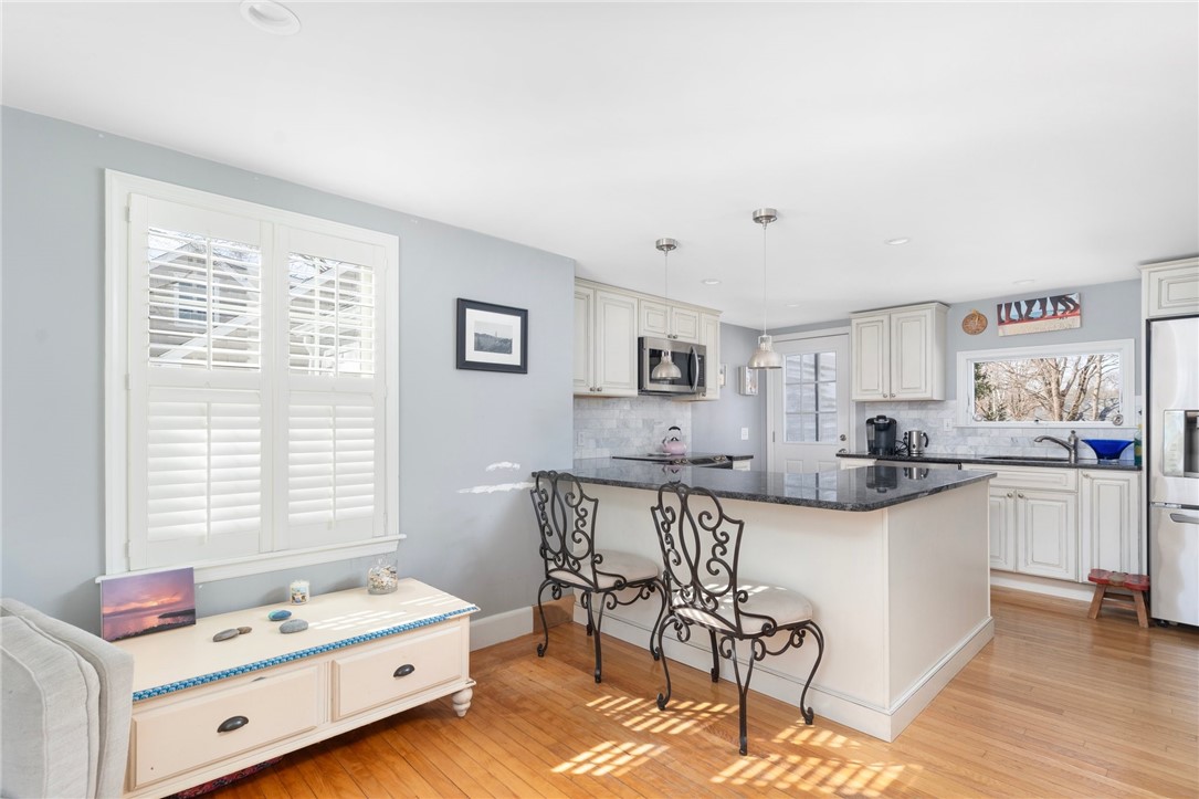 75 Overfield Road East Greenwich, RI 02818 - Photo 6 of 39