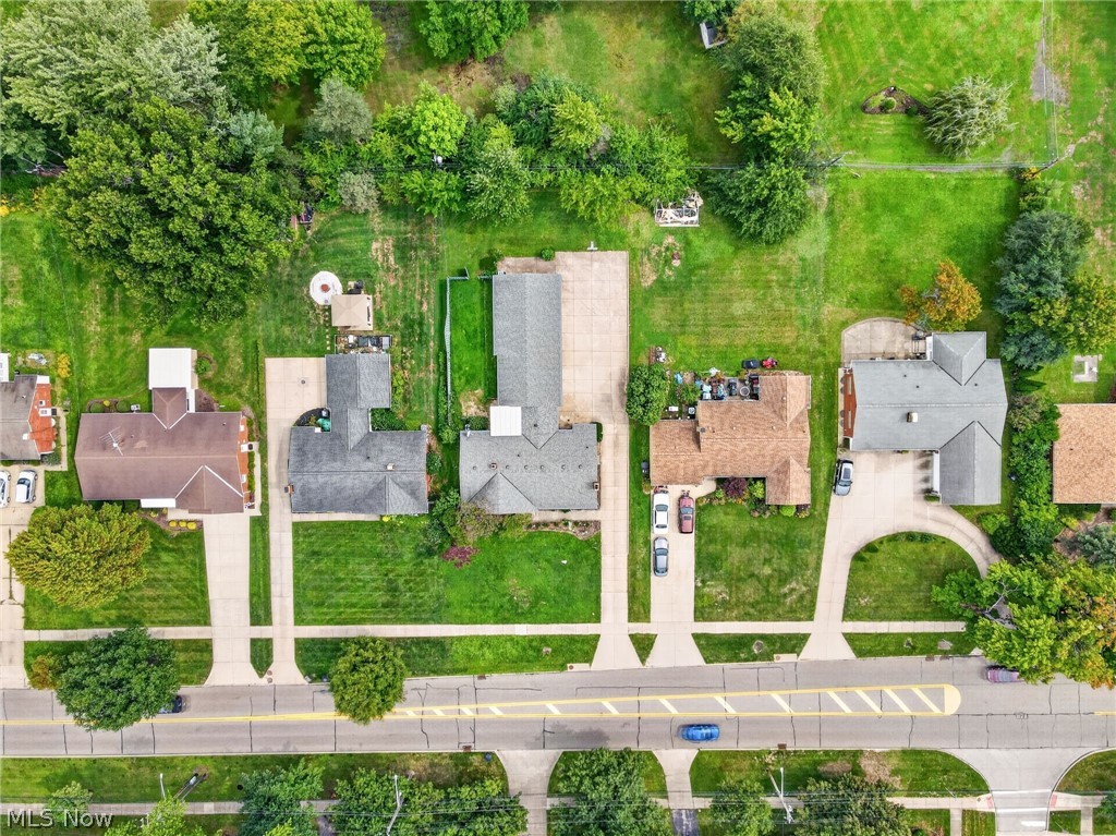 1887 Brainard Road Lyndhurst, OH 44124 - Photo 4 of 50 Gallery Image 4