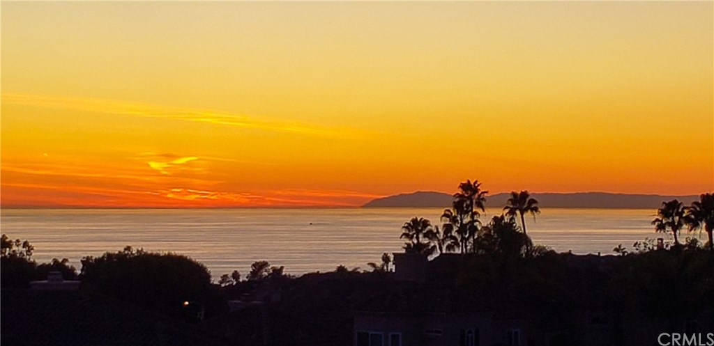 33 Dauphin Dana Point, CA 92629 - Photo 2 of 55 Sunset Catalina Views from 33 Dauphin