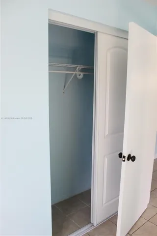 a view of empty room with window