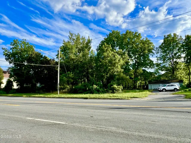 $120,000 | 2808 Troy-Schenectady Road, Niskayuna, NY 12309