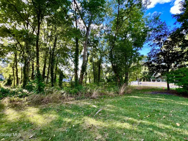 $120,000 | 2808 Troy-Schenectady Road, Niskayuna, NY 12309