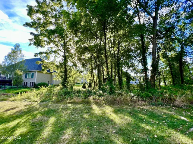 $120,000 | 2808 Troy-Schenectady Road, Niskayuna, NY 12309