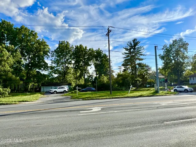 $120,000 | 2808 Troy-Schenectady Road, Niskayuna, NY 12309