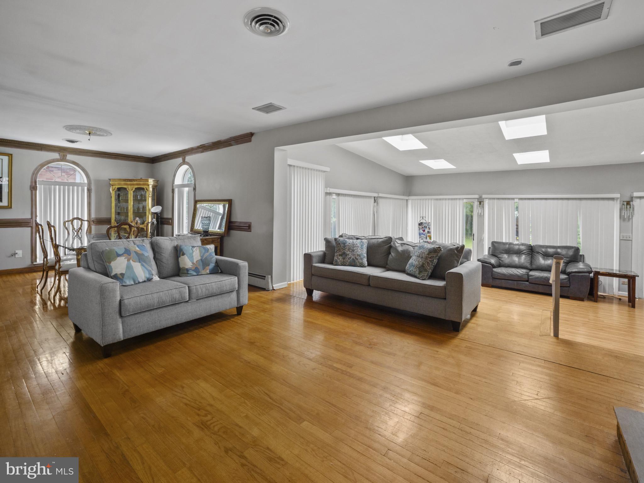 4326 Ranger Avenue Temple Hills, MD 20748 - Photo 3 of 23