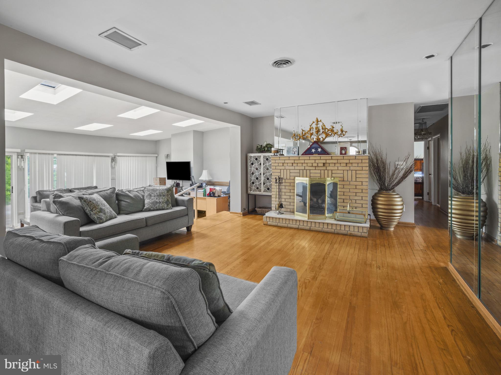 4326 Ranger Avenue Temple Hills, MD 20748 - Photo 4 of 23