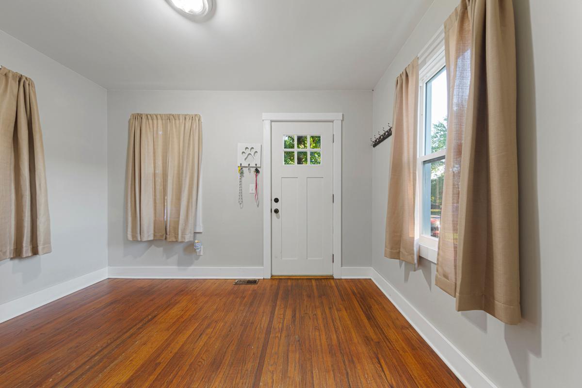 106 6th Avenue Ellendale, MN 56026 - Photo 9 of 30