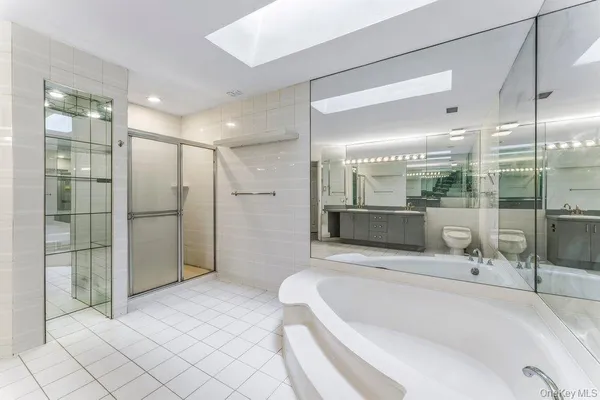 $6,900 | 124 Foxwood Drive, Jericho, NY 11753