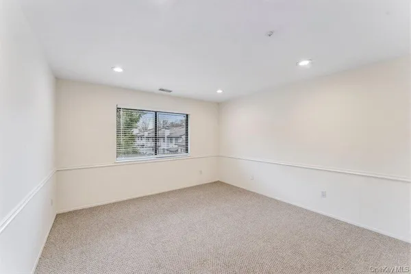 $6,900 | 124 Foxwood Drive, Jericho, NY 11753