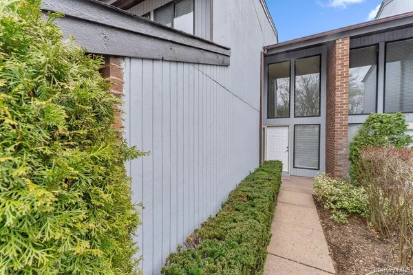 $6,900 | 124 Foxwood Drive, Jericho, NY 11753