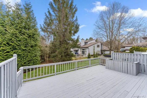 $6,900 | 124 Foxwood Drive, Jericho, NY 11753