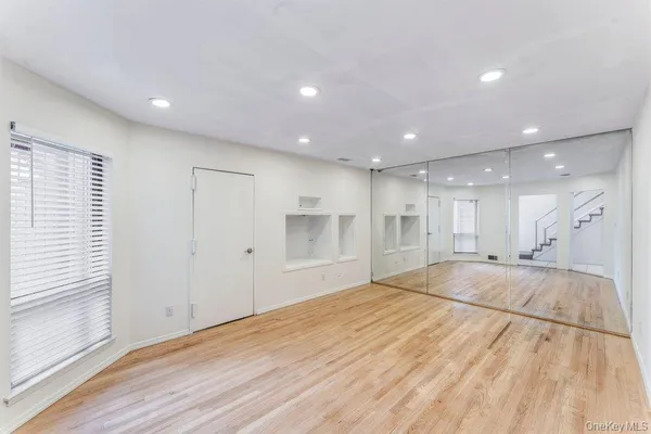 $6,900 | 124 Foxwood Drive, Jericho, NY 11753