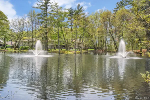 $6,900 | 124 Foxwood Drive, Jericho, NY 11753