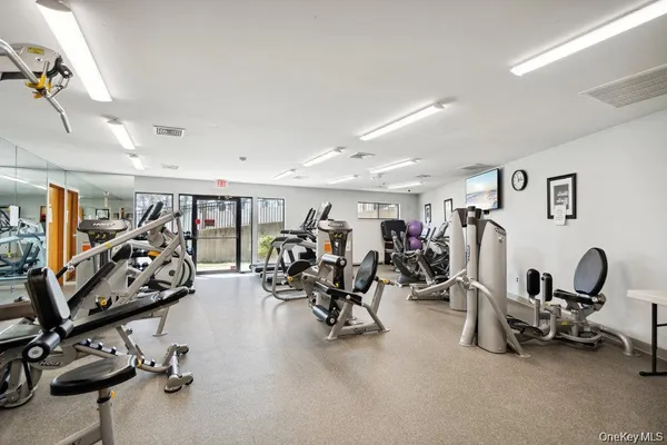 $6,900 | 124 Foxwood Drive, Jericho, NY 11753