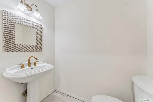 $6,900 | 124 Foxwood Drive, Jericho, NY 11753