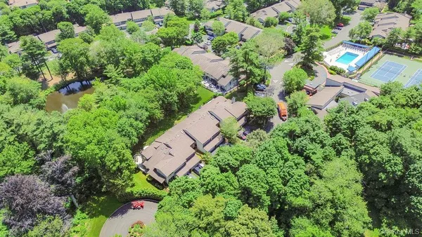 $6,900 | 124 Foxwood Drive, Jericho, NY 11753