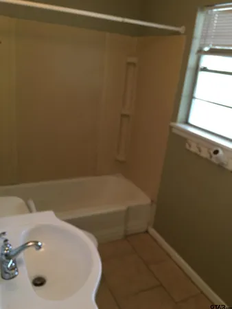 $1,550 | 2011 Lee Street, Tyler, TX 75702