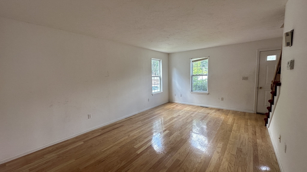 7 Tanners Path Marlborough, MA 01752 - Photo 8 of 34