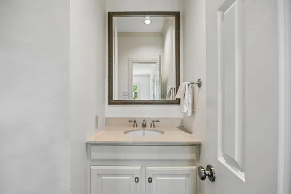 $5,600 | 3101 Rosedale Avenue, Unit D, University Park, TX 75205