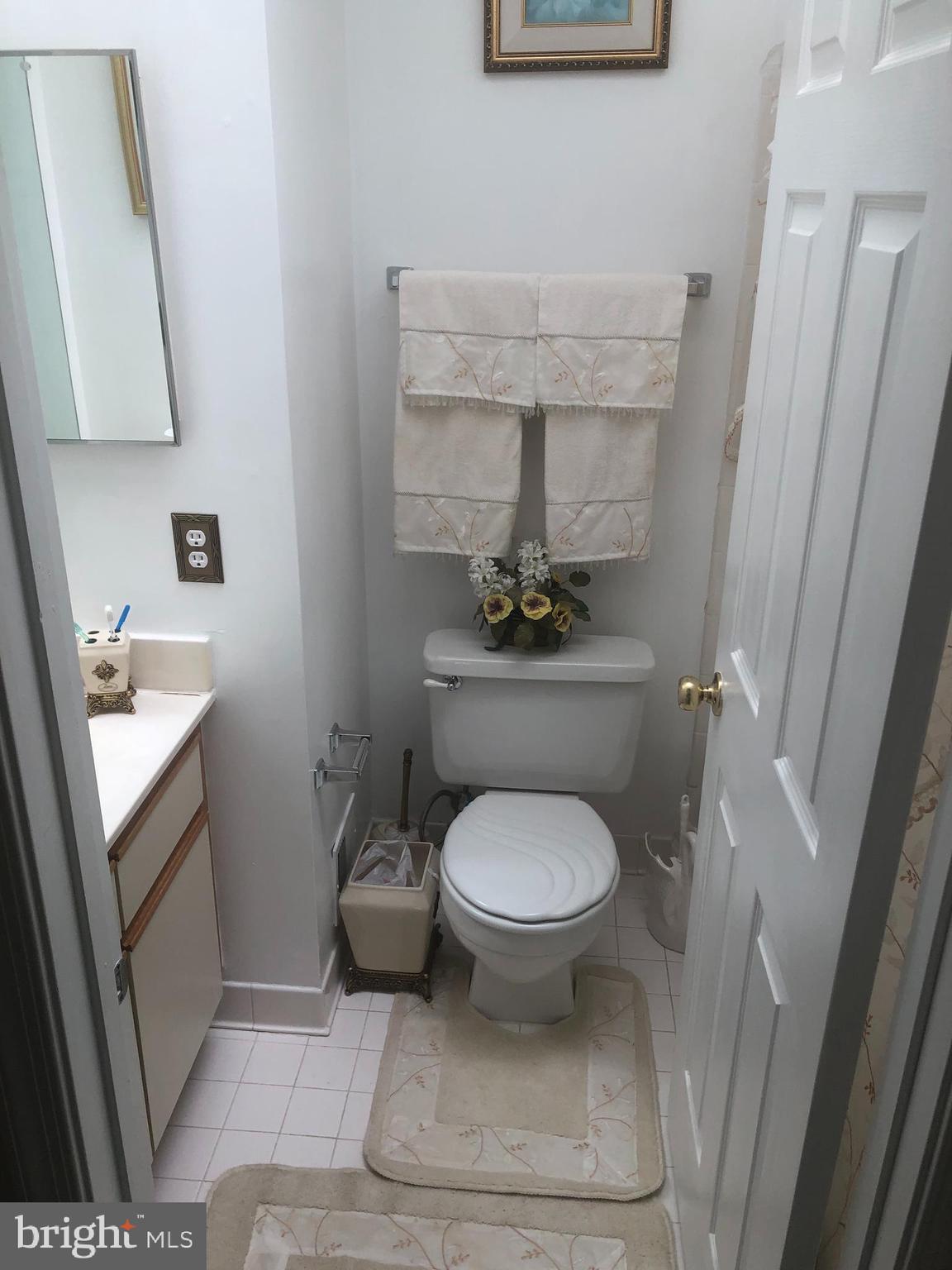 10511 Lake Arbor Way Bowie, MD 20721 - Photo 16 of 28 upper level full bathroom