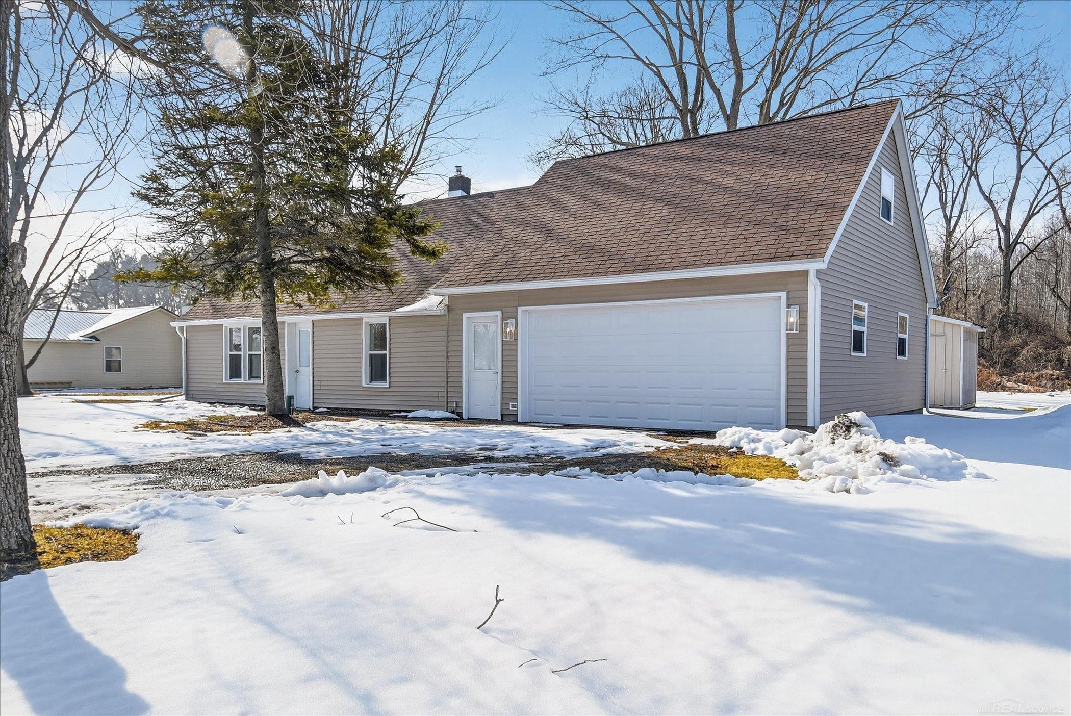 1091 Allen Road Smiths Creek, MI 48074 - Photo 2 of 33 50199874-4feaba65-0497-4635-a4e2-6b04acde483c.JPG