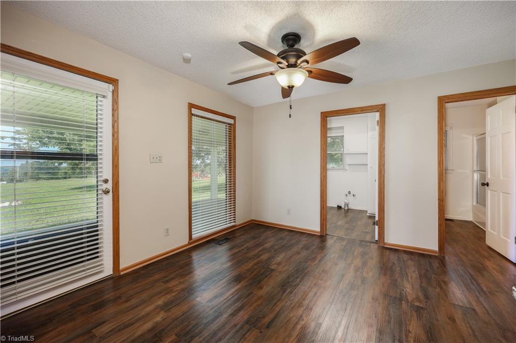 6350 Roscoe Road Denton, NC 27239 - Photo 13 of 50 Diningroom with outside entrance