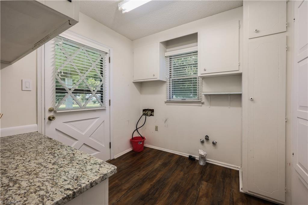 6350 Roscoe Road Denton, NC 27239 - Photo 14 of 50 Laundry room with outside entrance