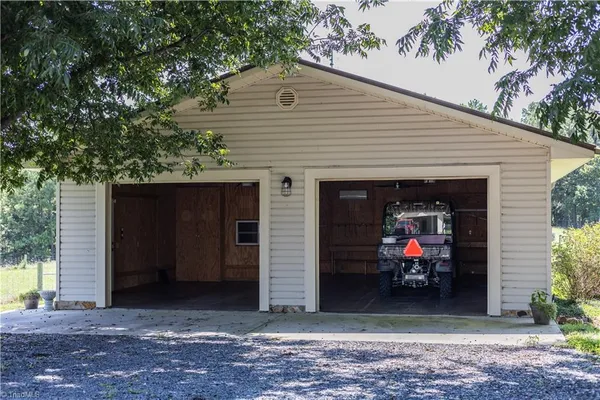 $899,983 | 6350 Roscoe Road, Denton, NC 27239